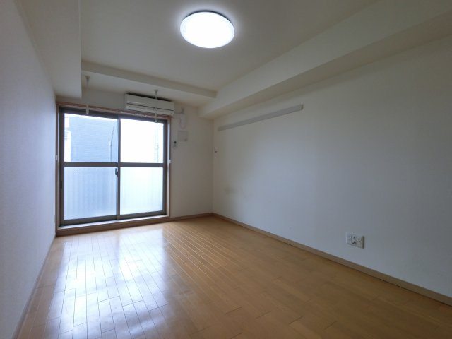 レオ四拾六番館の居間・リビング