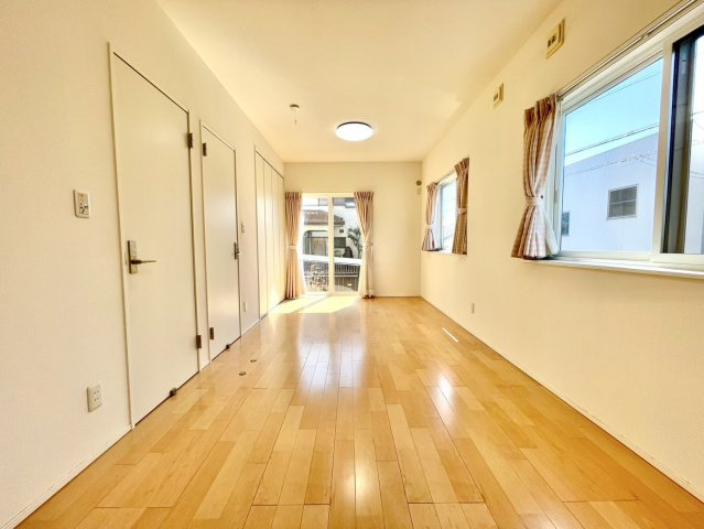 日進市藤枝町片平戸建の洋室|1階：約10.3帖