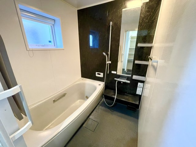 日進市藤枝町片平戸建の浴室
