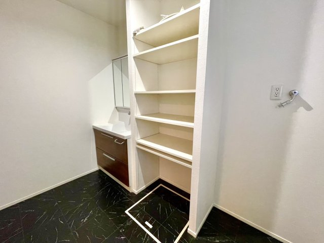 日進市藤枝町片平戸建の洗面所|洗面室