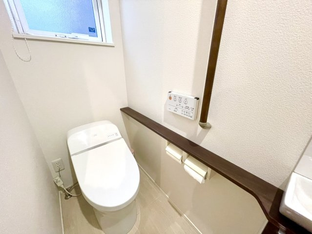 日進市藤枝町片平戸建のトイレ|1階トイレ