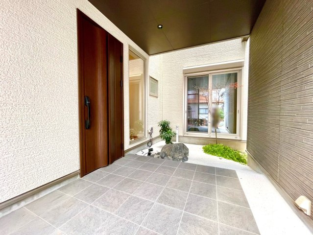 日進市藤枝町片平戸建のその他|玄関