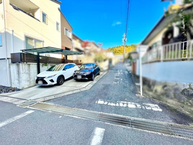 日進市藤枝町片平戸建の前面道路含む現地写真