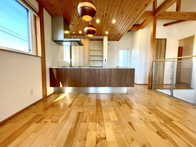 日進市藤枝町片平戸建の居間・リビング|LDK約17.7