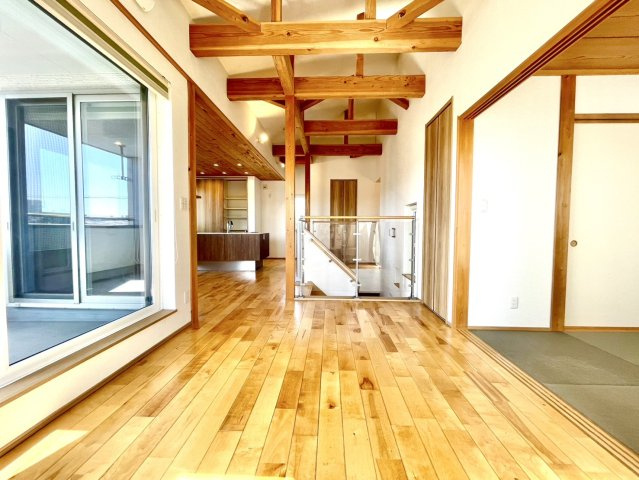 日進市藤枝町片平戸建の居間・リビング|LDK約17.7