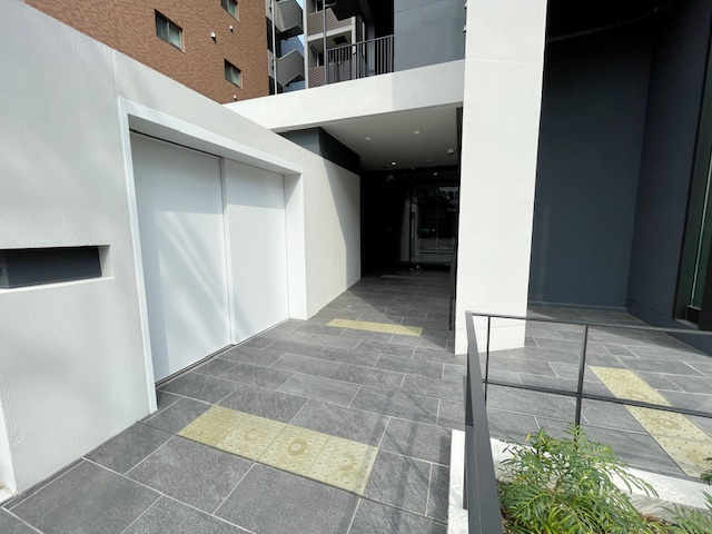 MAISON COULEUR UESHIOのエントランス