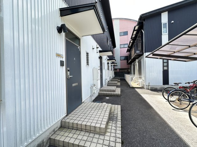 Ｊｓ　Ｈｏｕｓｅ　南棟のエントランス