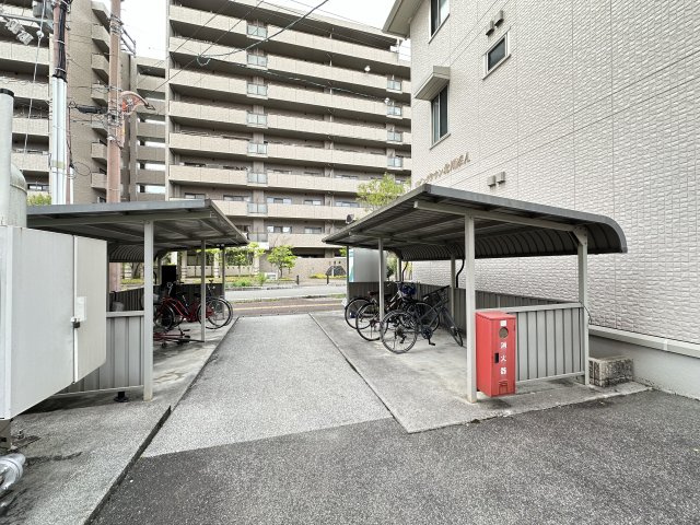 リビングタウン北川添 B棟のその他共用部分