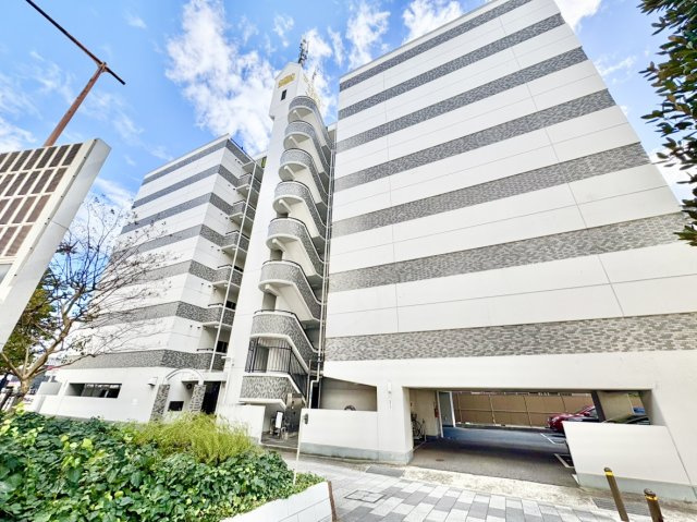 ライオンズマンション住吉南町の外観|お写真だけではわからないことも多数ございますので、
お気軽にお問い合わせください。
ご連絡お待ちしております。