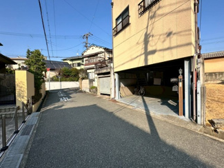 【前面道路含む現地写真】 | 神野町3丁　土地 | 前面道路幅員約5ｍあります