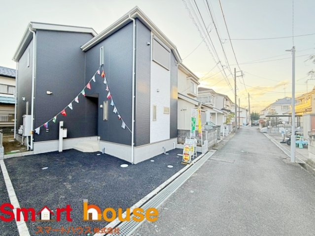 八王子市清川町　最終1棟！の外観|外壁が周囲の街並みと青空に生えるお洒落な仕上がり！周囲には高い建物のないエリア。青い空が大きく感じますね。