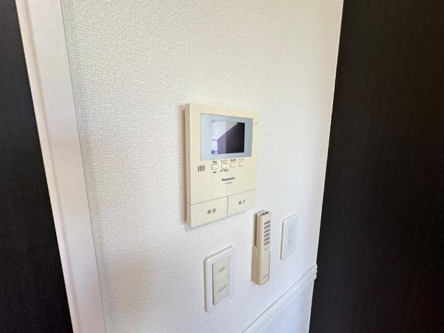 グランディール新栄町の内装|カメラ付インターホン