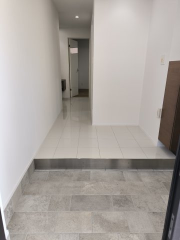 オーシャンビュー！材木座の高台にあるリフォーム済み海近住宅の玄関