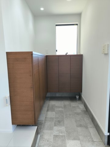 オーシャンビュー！材木座の高台にあるリフォーム済み海近住宅の玄関