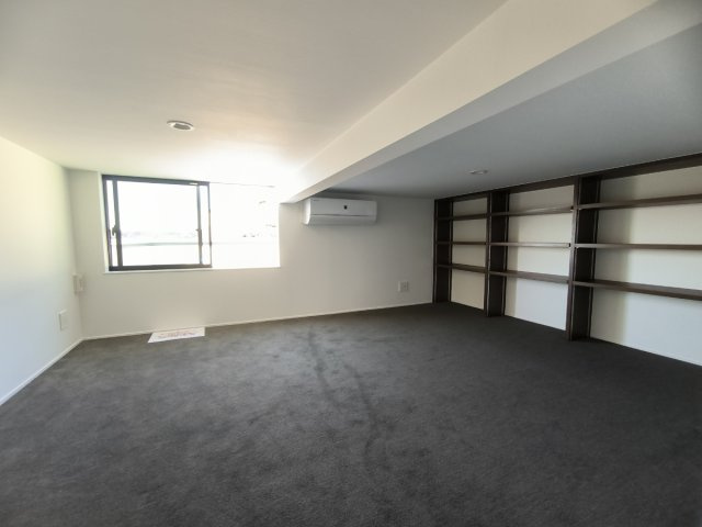 オーシャンビュー！材木座の高台にあるリフォーム済み海近住宅のその他|ロフト