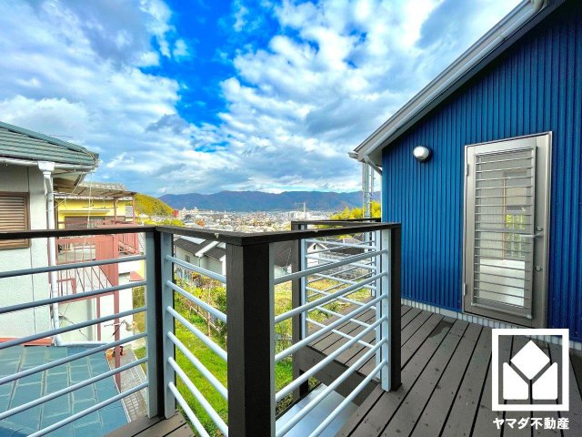 伏見区桃山紅雪町のバルコニー