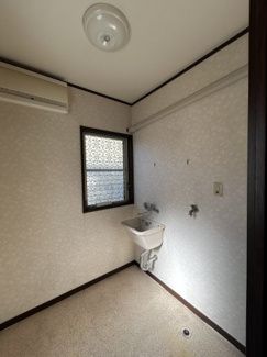 【設備】 | 日の峰１丁目　中古戸建 | 家事室にスロップシンク