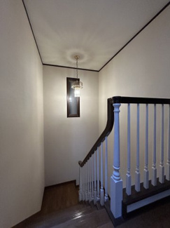 【その他】 | 日の峰１丁目　中古戸建 | ゆったりとした階段