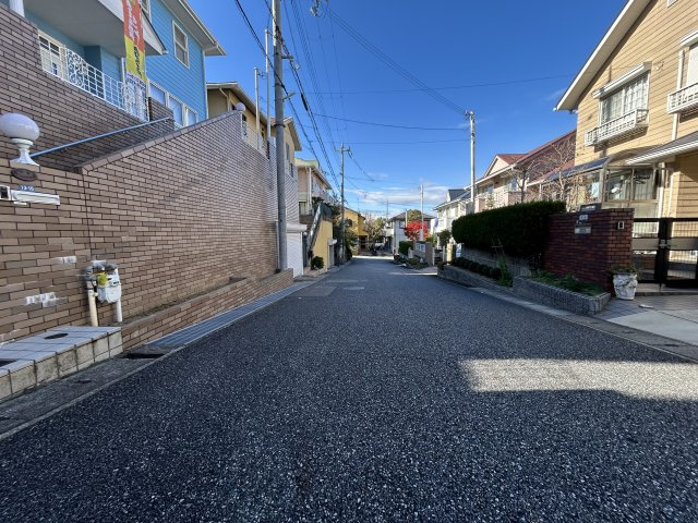 【前面道路含む現地写真】の画像
