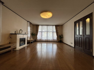 【居間・リビング】 | 日の峰１丁目　中古戸建 | スタディースペースもつくっても◎