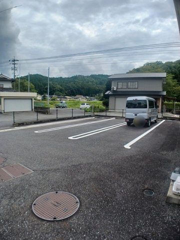 カーサセレノ　弐番館の駐車場