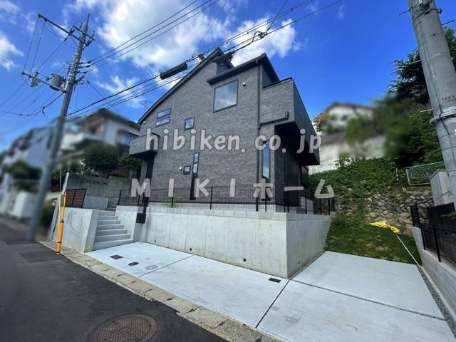 箕面市桜ケ丘５丁目　新築戸建の外観