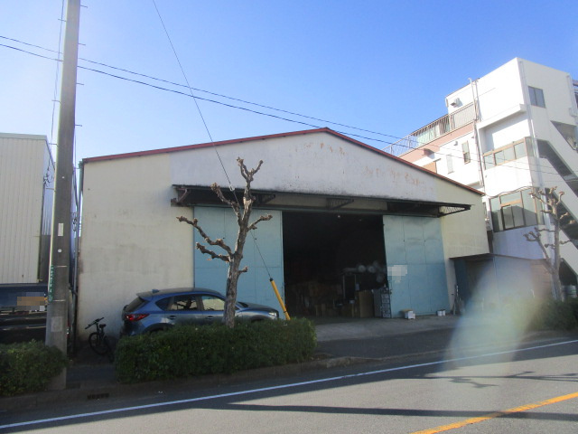 川口市弥平４丁目の倉庫の外観
