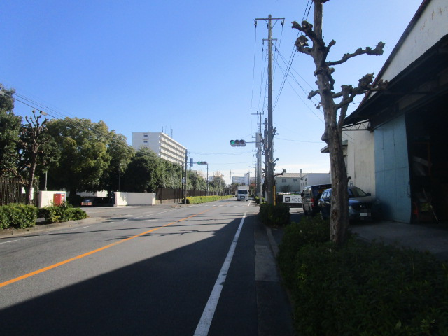 川口市弥平４丁目の倉庫の周辺