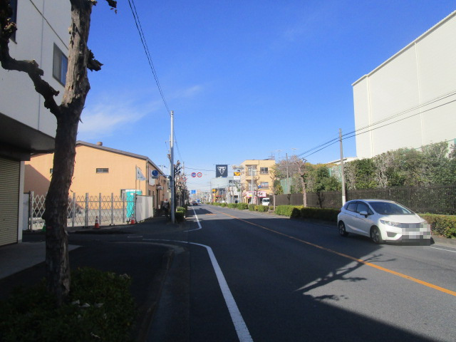 川口市弥平４丁目の倉庫の周辺