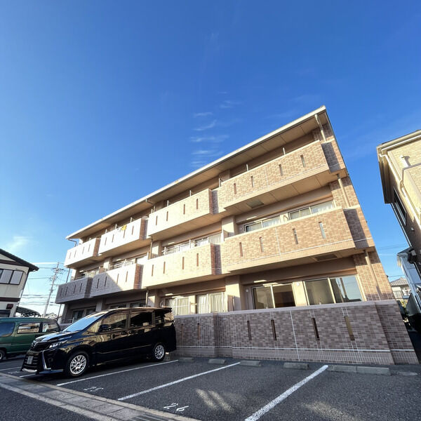 メゾンプチシャトー出口A館の外観