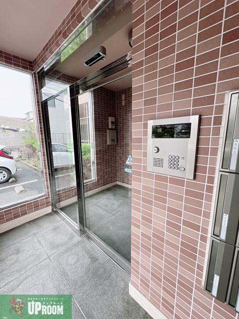 メゾンプチシャトー出口A館のエントランス