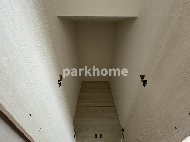 高知市大谷公園町 2期1棟1 新築戸建ての収納|階段下収納