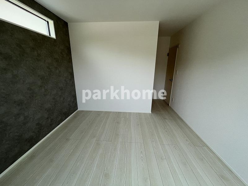 高知市大谷公園町 2期1棟1 新築戸建ての洋室