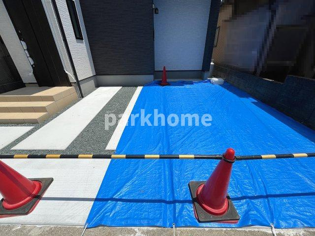 高知市大谷公園町 2期1棟1 新築戸建ての駐車場