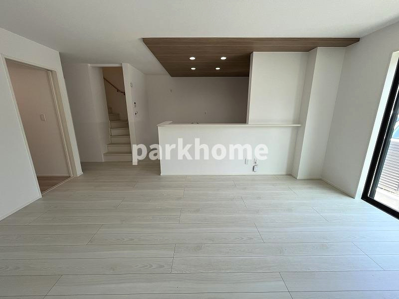 高知市大谷公園町 2期1棟1 新築戸建ての居間・リビング