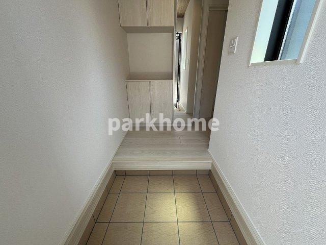 高知市大谷公園町 2期1棟1 新築戸建ての玄関