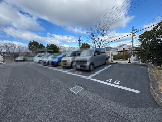 泉北赤坂台六丁住宅の駐車場