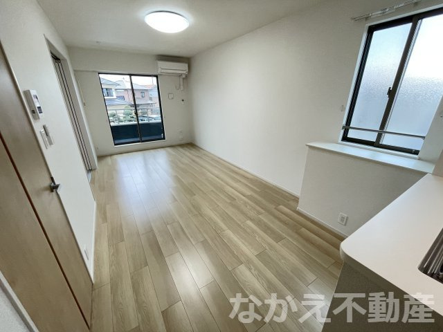 【居間・リビング】 | こちらの居間で趣味の時間をお楽しみください