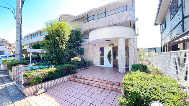 アイリスTAKEJIのエントランス