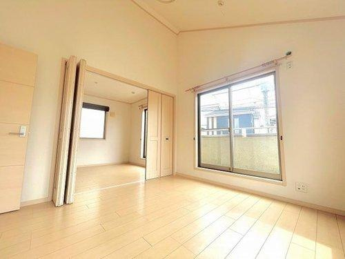 富士見市東みずほ台４丁目の中古一戸建の洋室|2階7.3帖の洋室です。