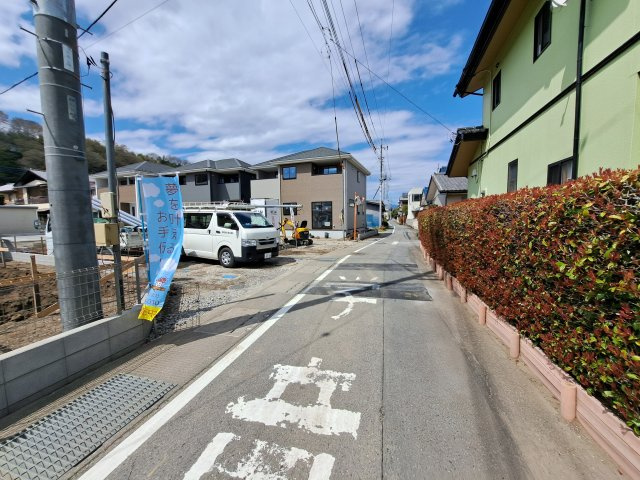 新築　高崎市寺尾町　１号棟の前面道路含む現地写真|現地写真　東側接道幅員約3.7ｍ