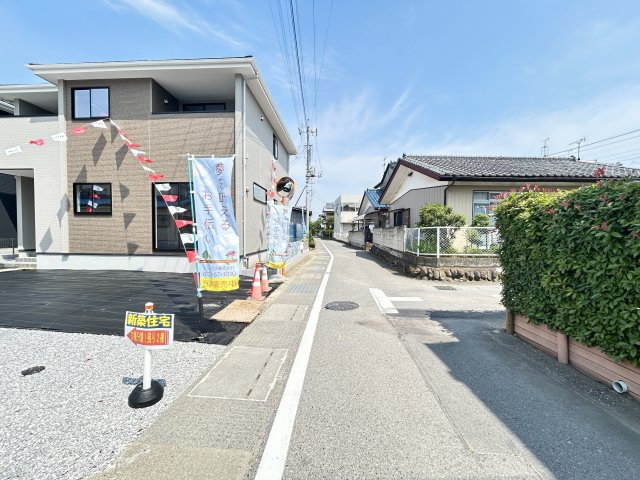 新築　高崎市寺尾町　3号棟の前面道路含む現地写真|現地写真　東側接道幅員約3.7ｍ