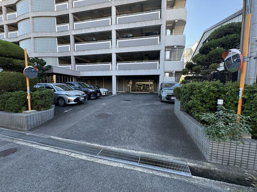 メロディーハイム枚方公園の駐車場|駐車場
■物件内覧・資金計画相談・住宅ローン相談、リフォーム相談、お問合せ受付中■
※当日・翌日のご内覧、ご相談はお電話でのお問合せがスムーズです！
