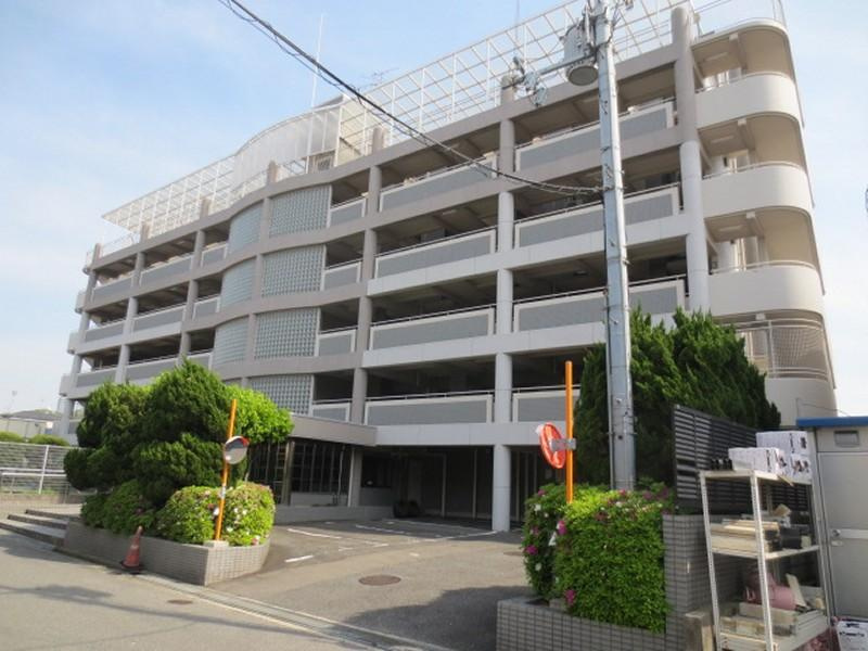 メロディーハイム枚方公園の外観|新しい生活にいかがでしょうか？外観はお住まいの顔になります。こだわりたいポイントですね。水回りリフォームやリノベーションも承ってます。
■現地見学・資金計画相談・住宅ローン相談もお問合せ受付中■