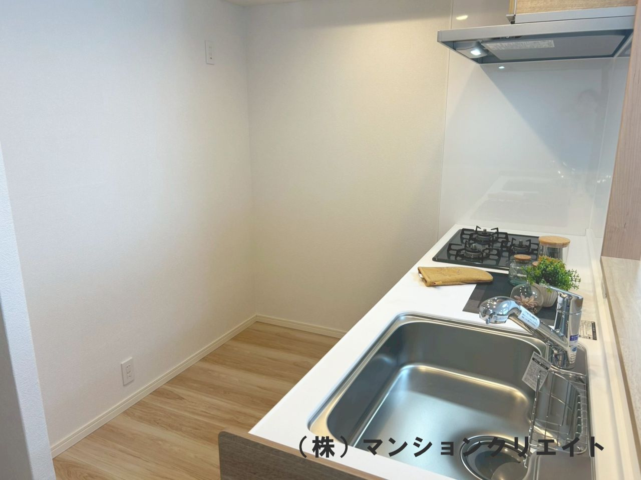 アパガーデンコート西方のキッチン|対面式のシステムキッチンです