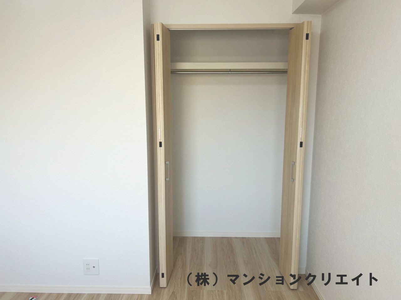 アパガーデンコート西方の収納|洋室5.6帖のクローゼット