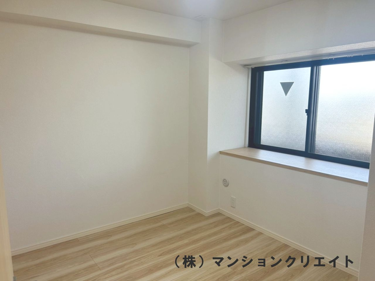 アパガーデンコート西方の洋室|洋室5.6帖の出窓