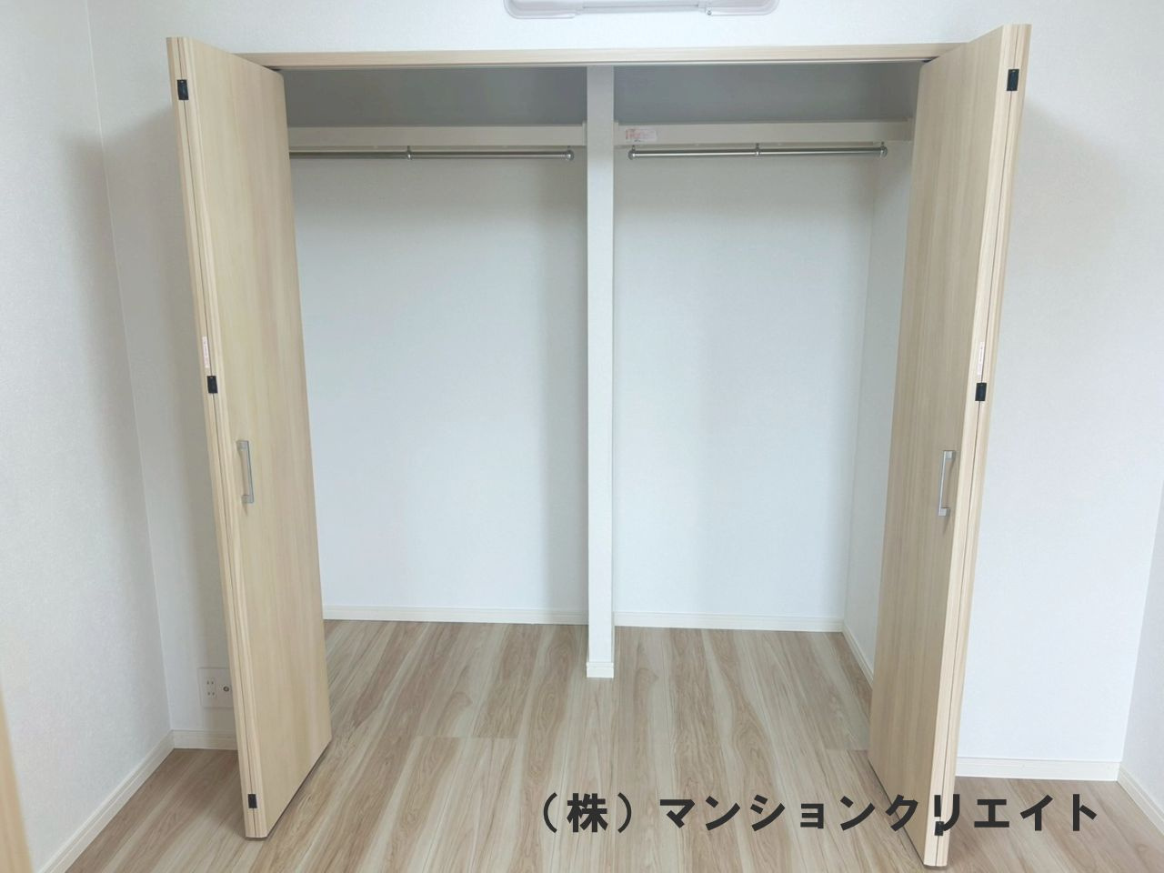 アパガーデンコート西方の収納|洋室4.0帖のクローゼット