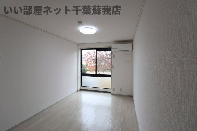 東亜ハーモニー蘇我の洋室|明るい洋室です