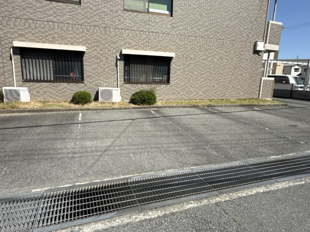 ヴィラプリマベーラの駐車場